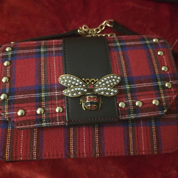 Olivia Miller Bee Cross Body Handbag - Picture 4 of 13